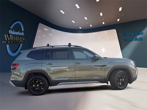 Certified 2025 Volkswagen Atlas Peak Edition SE image 5