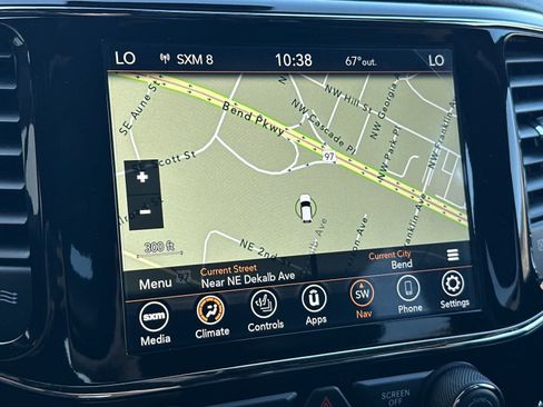 Used 2022 Jeep Grand Cherokee Laredo X AWD/4WD image 19