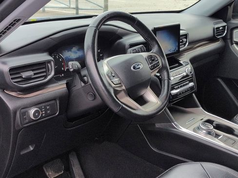 Used 2021 Ford Explorer Limited w/ Equipment Group 301A image 10