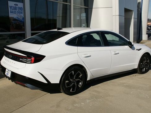 Used 2024 Hyundai Sonata SEL image 3
