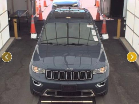 Used 2021 Jeep Grand Cherokee Limited image 3
