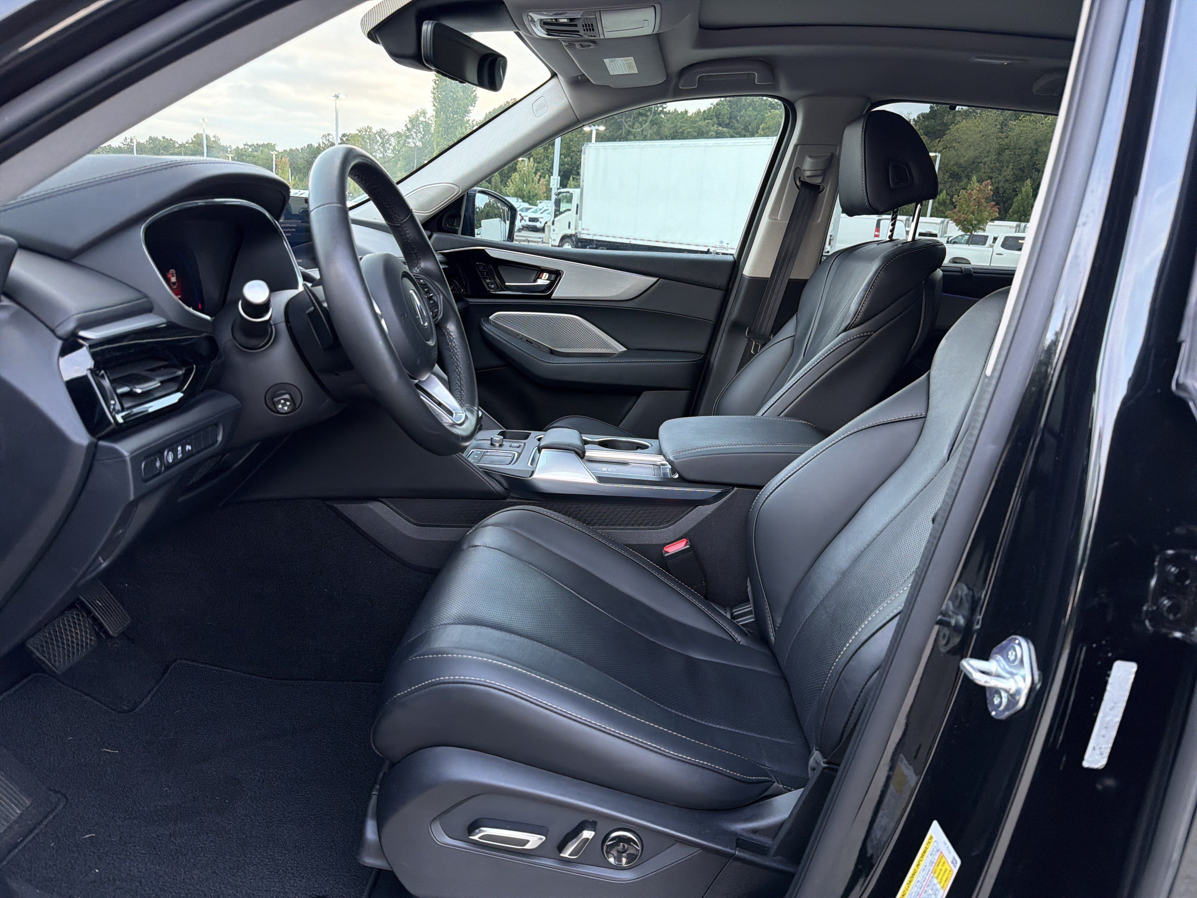 Used 2024 Acura MDX w/ Technology Package FWD image 11