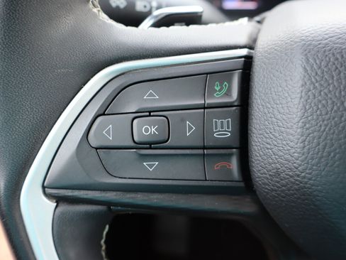Used 2023 Jeep Grand Cherokee L Laredo AWD/4WD image 21