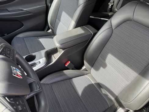 Used 2025 Buick Envista Preferred image 39