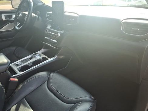 Used 2020 Ford Explorer ST w/ ST Street Pack image 24