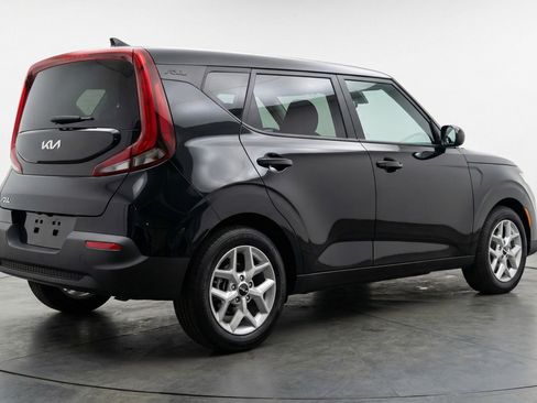 Used 2025 Kia Soul LX w/ LX Technology Package image 9