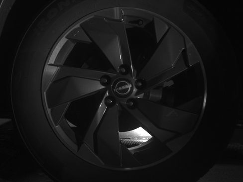 Used 2025 Nissan Rogue SV image 14