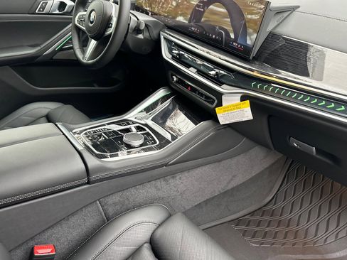 New 2026 BMW X6 xDrive40i w/ Climate Comfort Package image 13