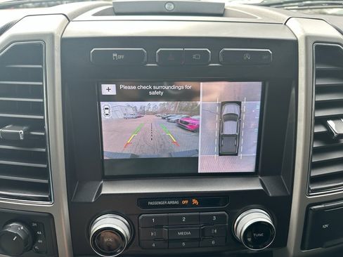 Used 2018 Ford F150 Lariat w/ Equipment Group 502A Luxury image 14