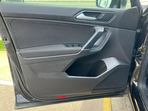 Used 2018 Volkswagen Tiguan S FWD image 12