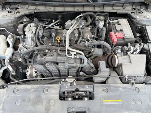 Used 2024 Nissan Altima 2.5 SV FWD image 19