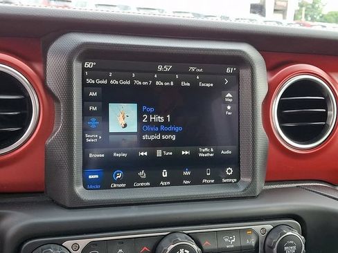 Used 2023 Jeep Gladiator Rubicon w/ LED Lighting Group AWD/4WD image 19