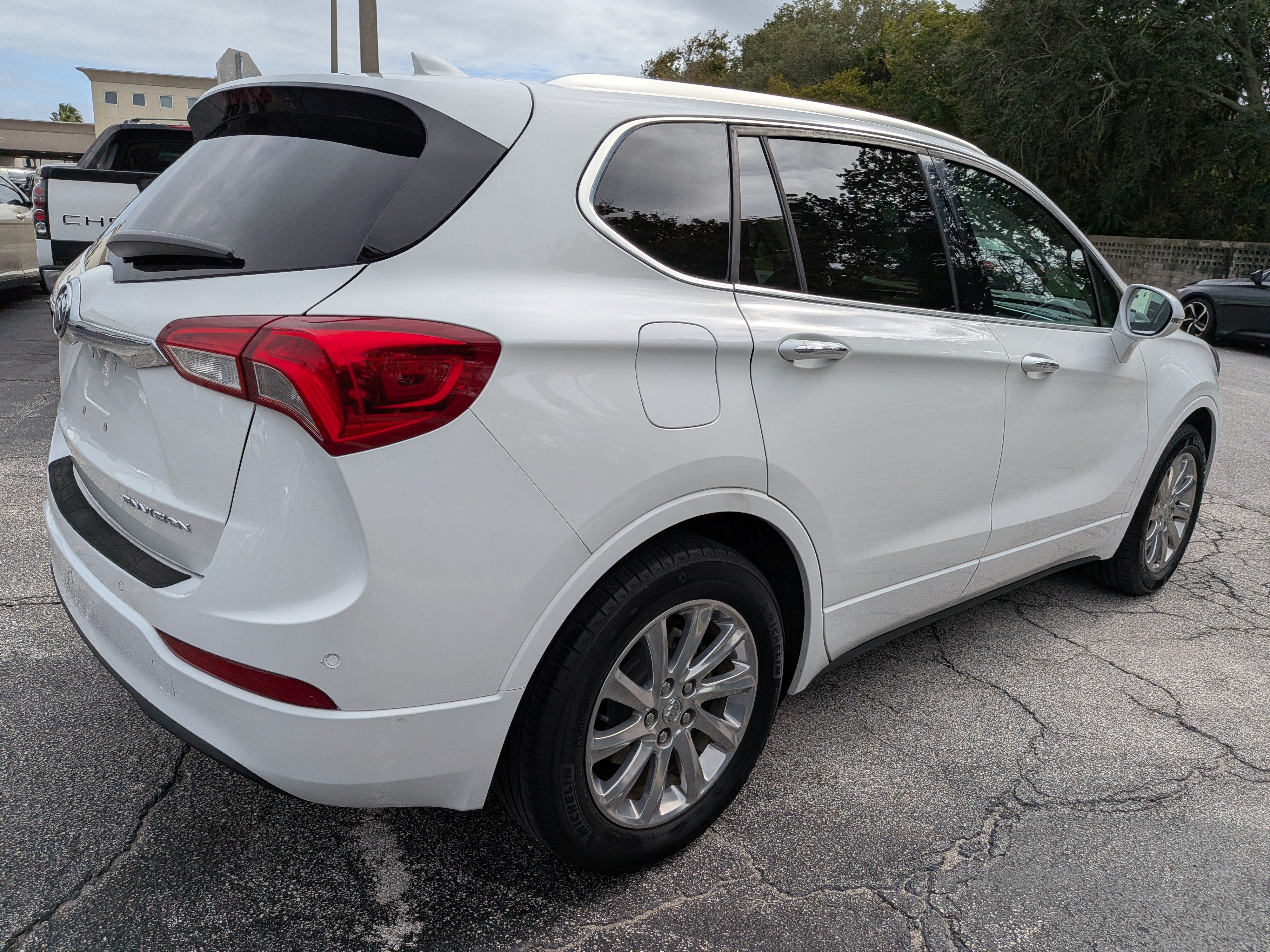 Used 2020 Buick Envision Essence w/ LPO, Cargo Package FWD image 4