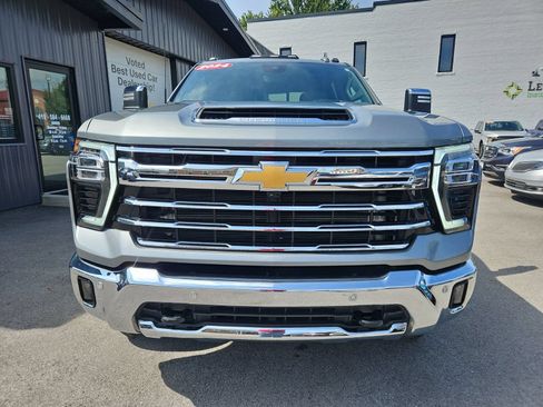 Used 2024 Chevrolet Silverado 2500 LTZ w/ LTZ Premium Package AWD/4WD image 18