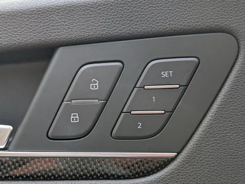 Used 2018 Audi SQ5 Premium Plus w/ S Sport Package AWD/4WD image 31