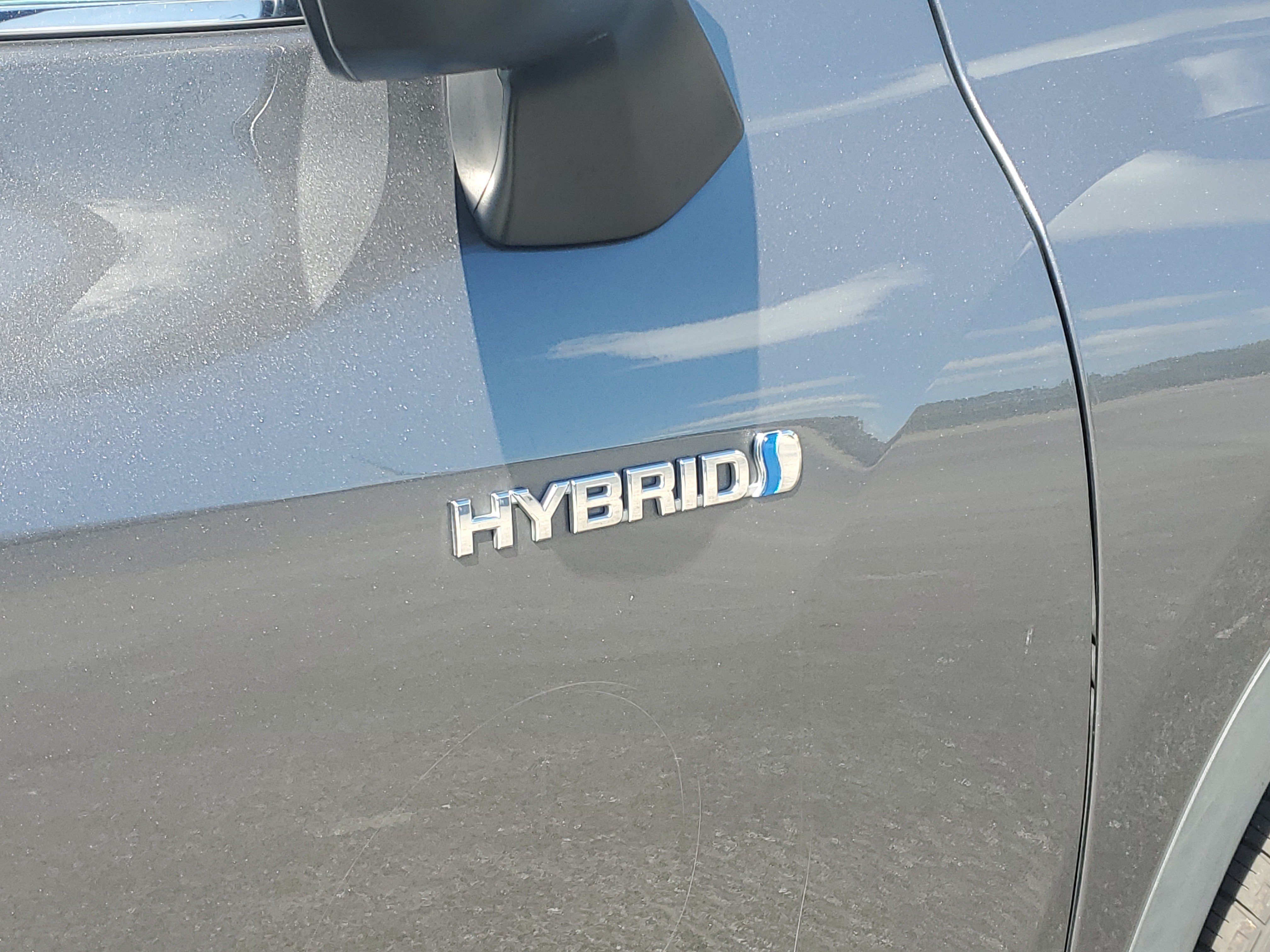 Certified 2021 Toyota Highlander XLE AWD/4WD image 8