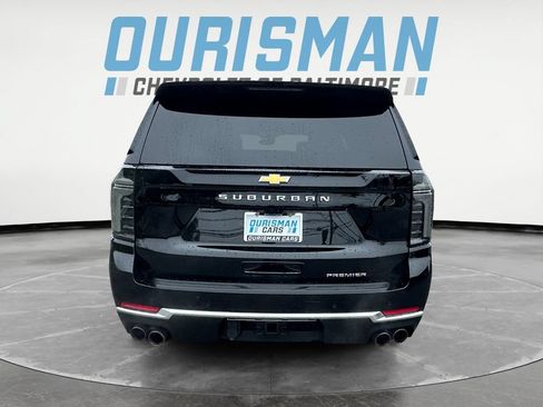 Used 2025 Chevrolet Suburban Premier AWD/4WD image 5