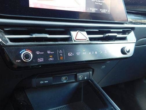 Used 2023 Kia Niro Wind FWD image 20