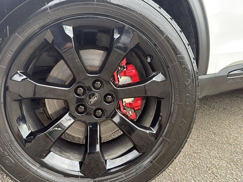 Used 2020 Ford Explorer ST w/ ST Street Pack image 9