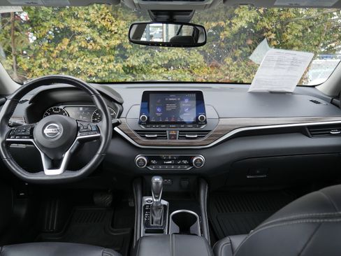 Certified 2021 Nissan Altima 2.5 Platinum image 9