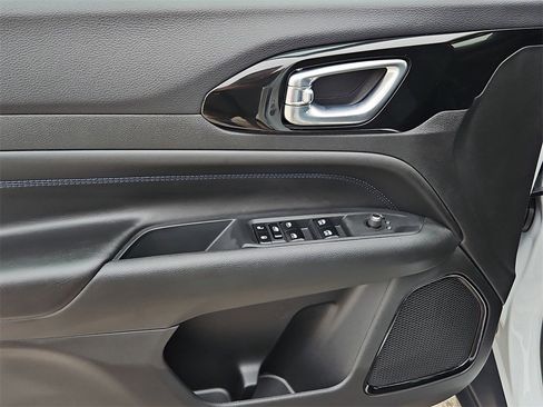 New 2026 Jeep Compass Latitude image 20