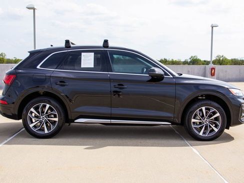 Certified 2021 Audi Q5 Premium w/ Convenience Package AWD/4WD image 4