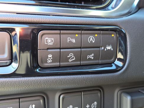 New 2026 GMC Yukon Elevation image 16