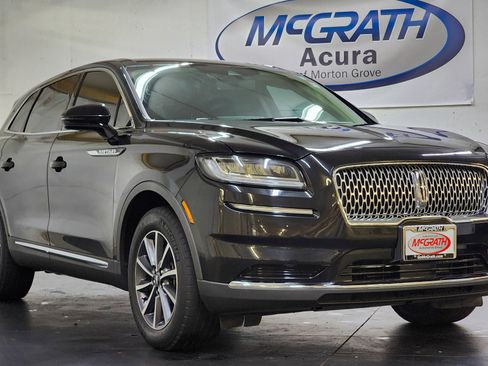 Used 2022 Lincoln Nautilus Standard image 2