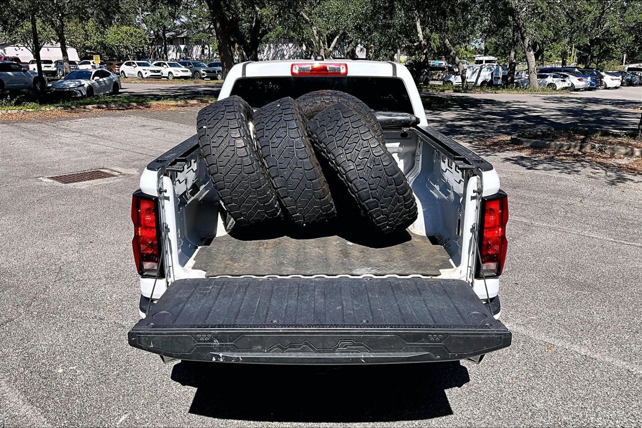 Used 2023 Chevrolet Colorado LT RWD image 37