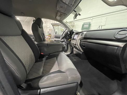 Used 2014 Toyota Tundra SR image 31