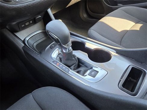 Used 2025 Chevrolet Malibu LT image 34
