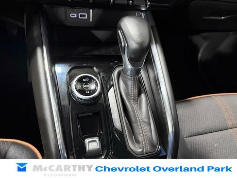 Used 2024 GMC Canyon AT4 w/ Canyon Safety Plus Package AWD/4WD image 18