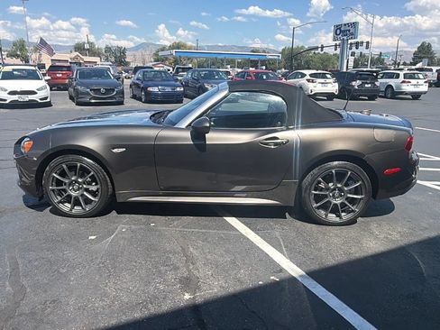 Used 2017 FIAT 124 Spider Lusso RWD image 6
