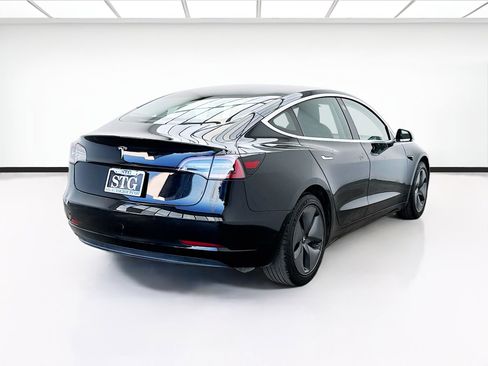 Used 2019 Tesla Model 3 Mid Range image 4