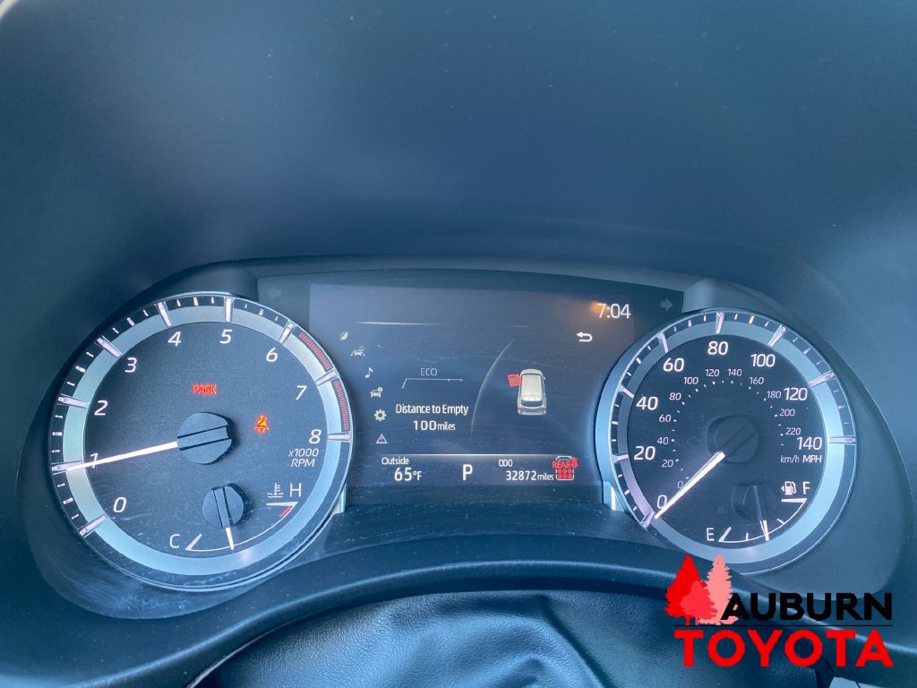 Used 2024 Toyota Highlander XLE AWD/4WD image 15