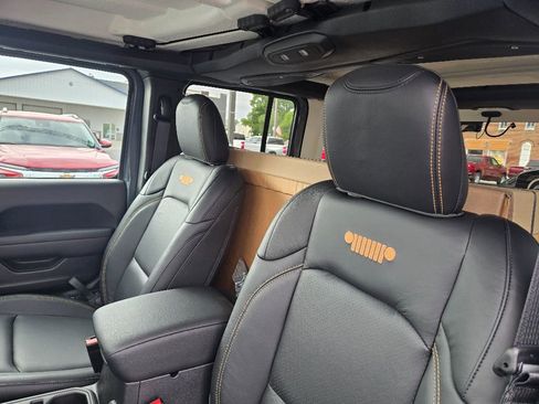 New 2025 Jeep Wrangler Willys AWD/4WD image 15