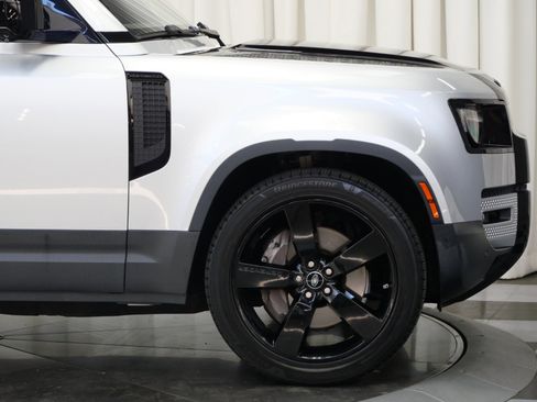 Used 2020 Land Rover Defender 110 First Edition image 33