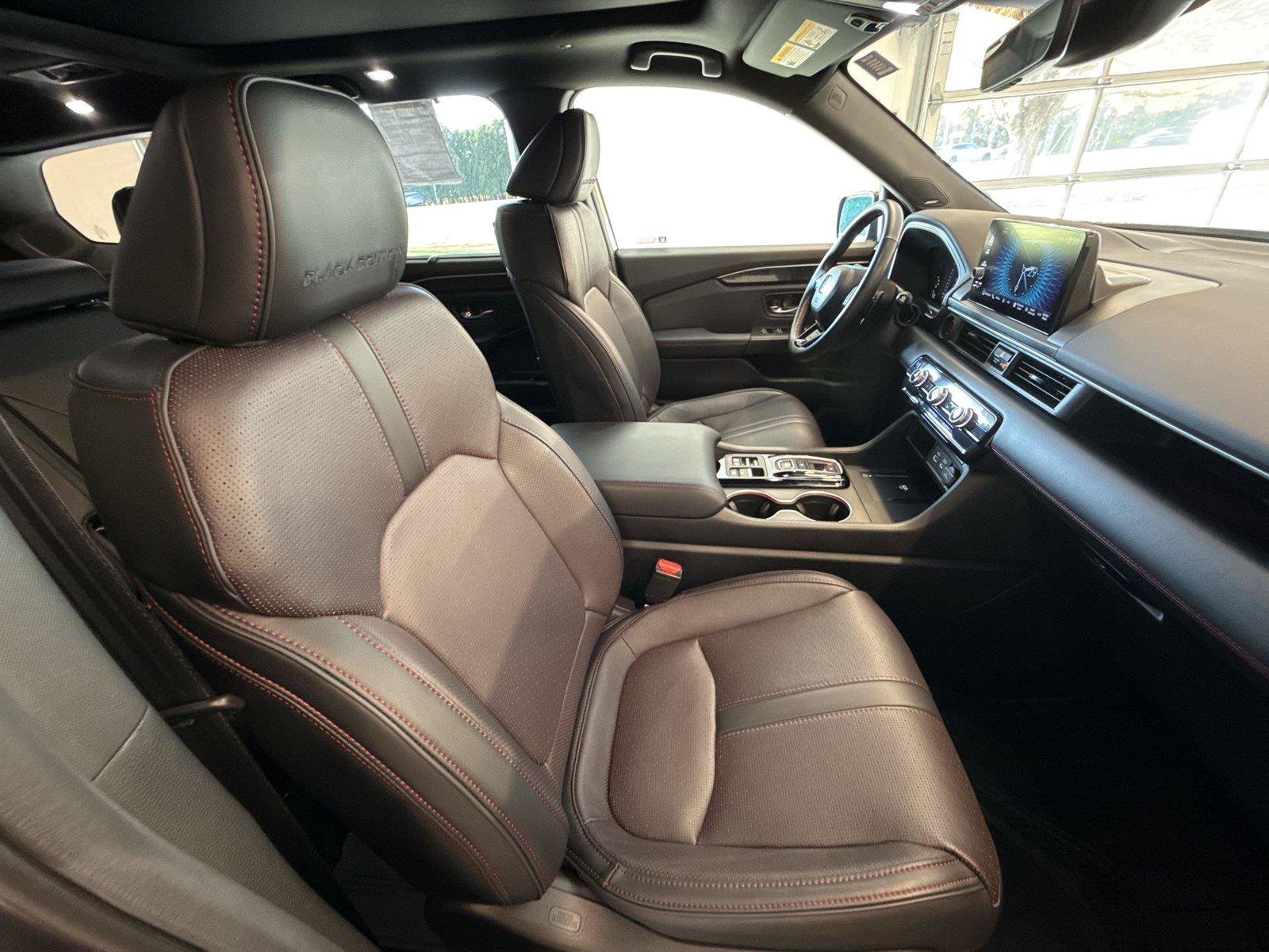 Used 2025 Honda Pilot Black Edition image 27