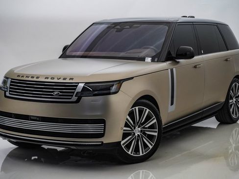 Used 2023 Land Rover Range Rover SV AWD/4WD image 3