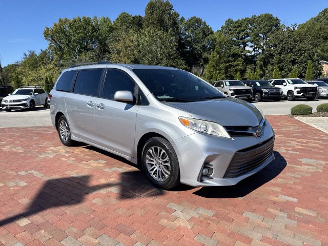 Used 2019 Toyota Sienna XLE Premium FWD image 38