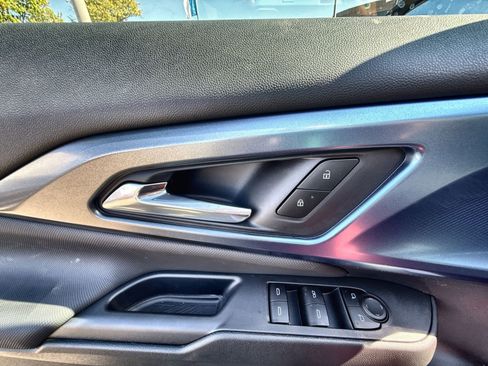 New 2026 Chevrolet Equinox EV LT image 15