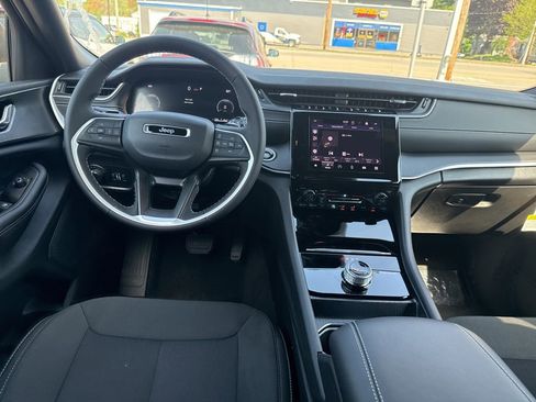 New 2026 Jeep Grand Cherokee Laredo AWD/4WD image 20