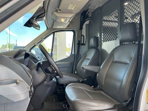 Used 2019 Ford Transit 250 130 Medium Roof RWD image 2