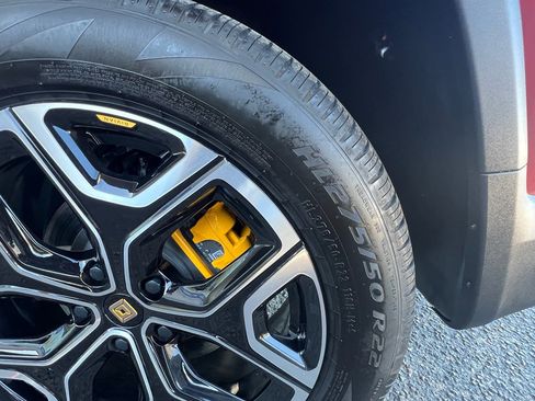 Used 2023 Rivian R1T Adventure image 12