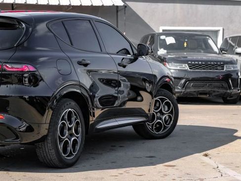 Used 2024 Alfa Romeo Tonale Ti w/ Premium Interior Package image 13