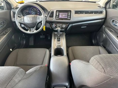 Used 2017 Honda HR-V LX image 10