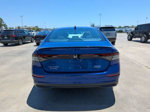 Used 2024 Honda Accord Sport image 7