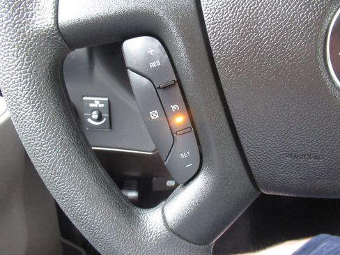 Used 2025 Chevrolet Express 3500 LT w/ LT Preferred Equipment Group RWD image 25
