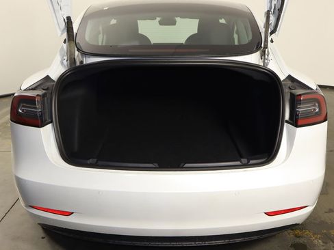 Used 2022 Tesla Model 3 image 15