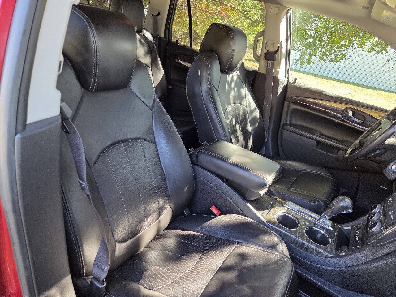 Used 2014 Buick Enclave Leather FWD image 19